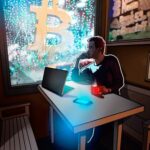 Bitcoin holders shift from panic to cash-buffer discipline as volatility deepens